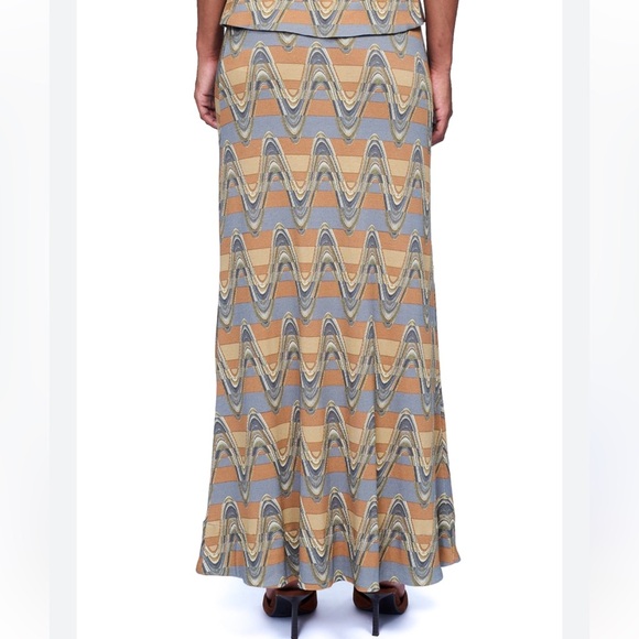 Faithful The Brand Elina Maxi Skirt in Ripple Green - Picture 4 of 12